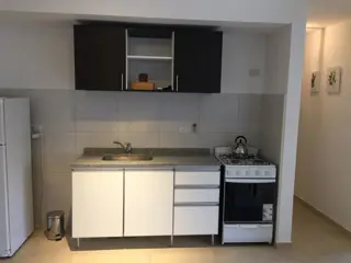 Excelente departamento amoblado - 1 dormitorio con balcon a pocas cuadras del Centro foto 3