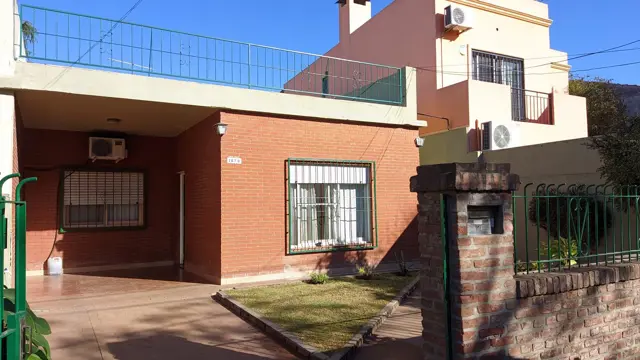 VENTA - Casa - 5 amb - Hurlingham
