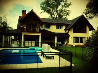 EXCELENTE PROPIEDAD EN ALQUILER BARRIO FINCAS DEL LAGO foto 2