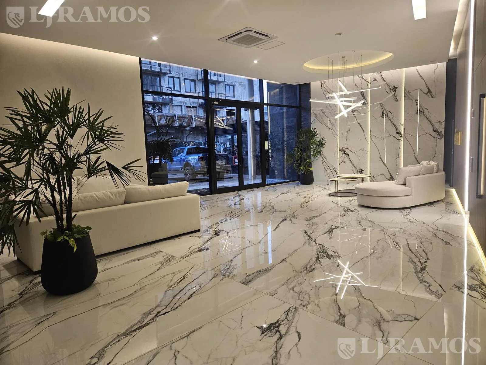 Departamento de 3 AMB - 2 SUITES - con cochera en alquiler BRICKER BOULEVARD foto 4