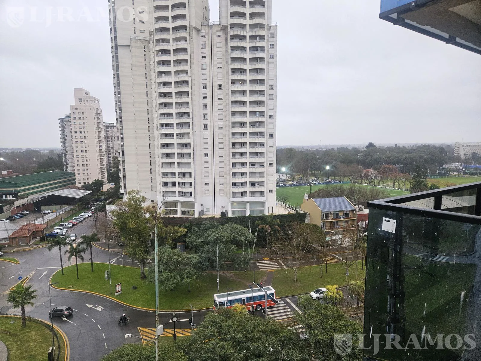 Departamento de 3 AMB - 2 SUITES - con cochera en alquiler BRICKER BOULEVARD foto 5