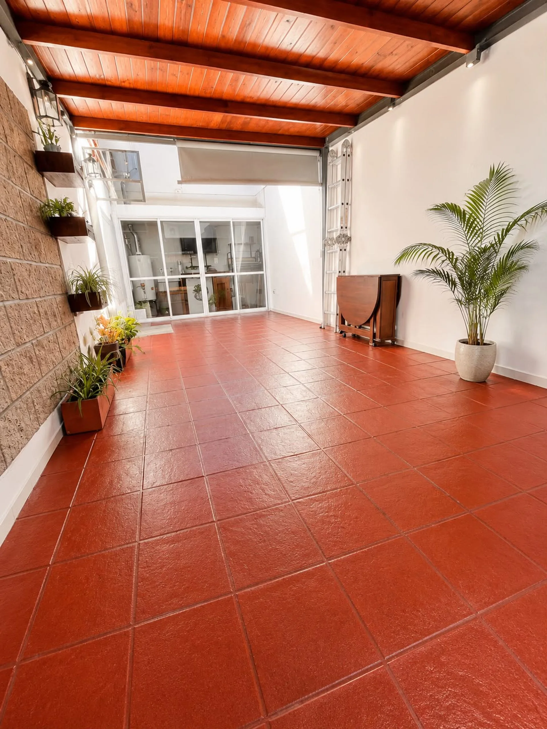 Venta Casa UF Triplex 4 Amb. Cochera Patio Lavad. foto 2