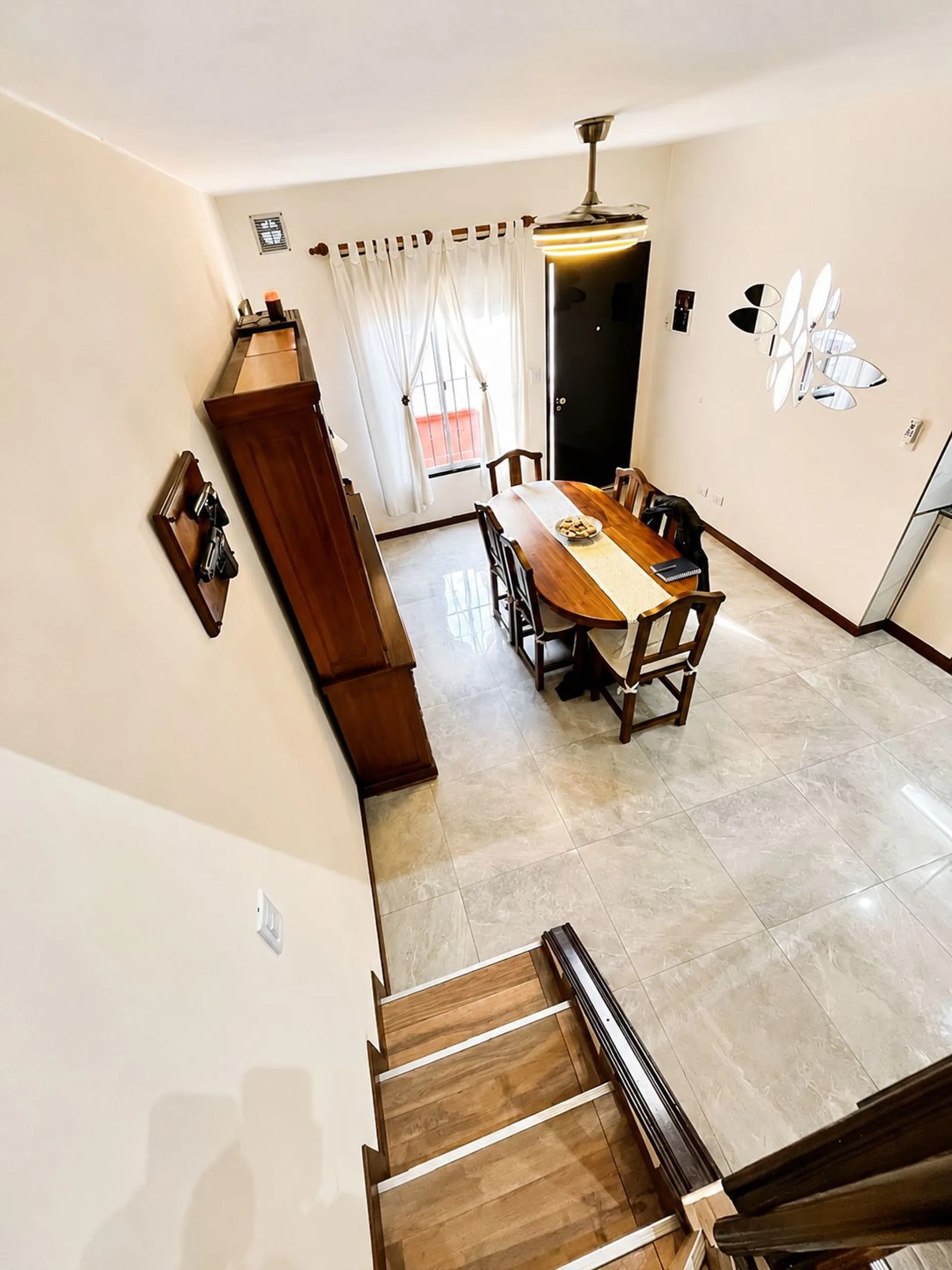 Venta Casa UF Triplex 4 Amb. Cochera Patio Lavad. foto 4