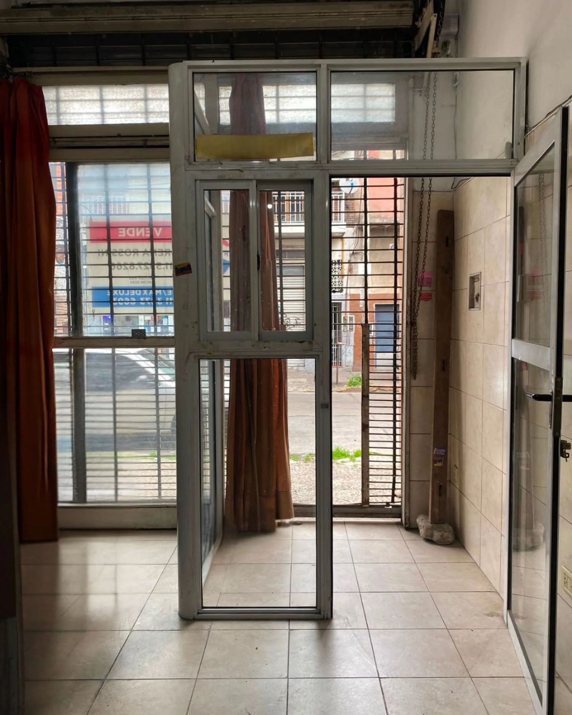 EN VENTA LOCAL COMERCIAL TABLADA foto 3