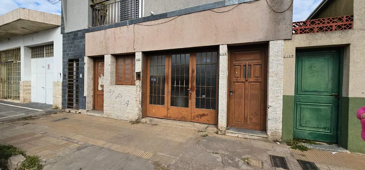 VENTA CASA PH - DE 2 DORMITORIOS, COCHERA Y PATIO foto 2