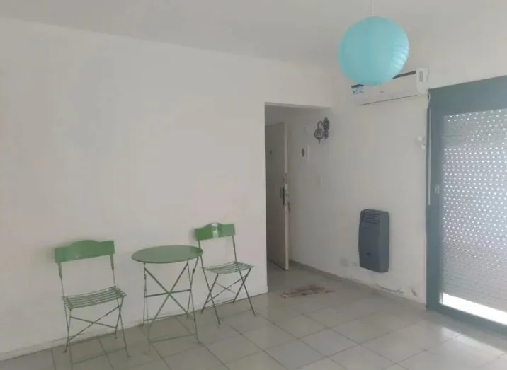 Se vende un departamento monoambiente con patio - Almagro foto 3