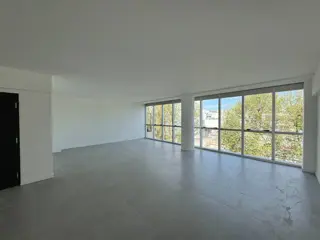 ALQUILER OFICINA COMERCIAL FLORES PISO ENTERO foto 1