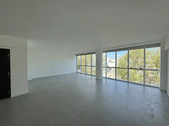 ALQUILER OFICINA COMERCIAL FLORES PISO ENTERO