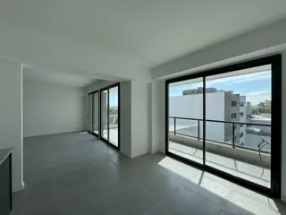 ALQUILER OFICINA COMERCIAL FLORES PISO ENTERO foto 2