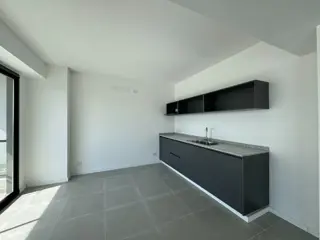 ALQUILER OFICINA COMERCIAL FLORES PISO ENTERO foto 3