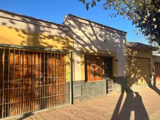 VENTA CASA 2 DORM, COCHERA DOBLE Y LOCAL LAS HERAS foto 1