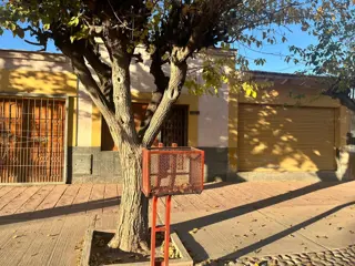 VENTA CASA 2 DORM, COCHERA DOBLE Y LOCAL LAS HERAS foto 3