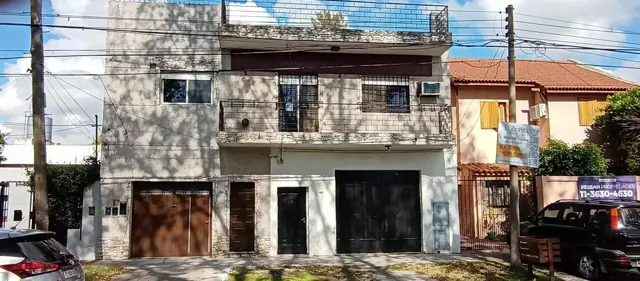DEPARTAMENTO EN PLANTA ALTA 3 AMB CON GARAJE Y PATIO