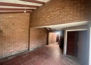 Casa con Quincho y Pileta, Calle Saavedra! foto 2