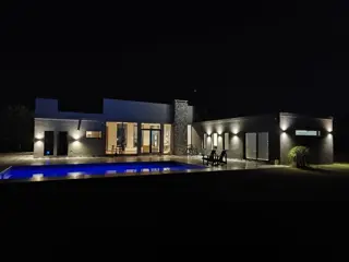 CASA DE CATEGORIA DE 5 AMBIENTES foto 2