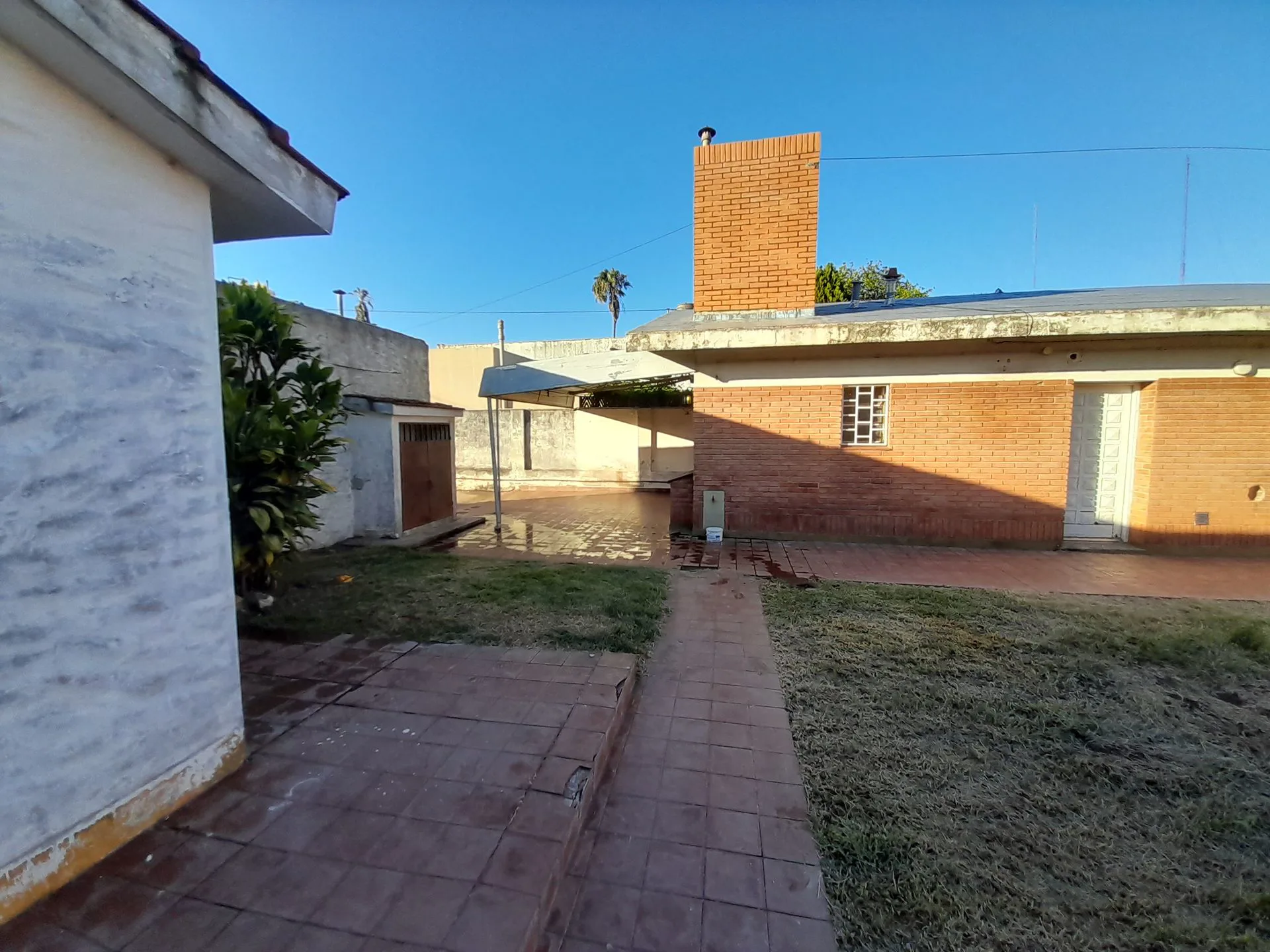 VENTA CASA - 2 DORMITORIOS - BARRIO SARMIENTO foto 4