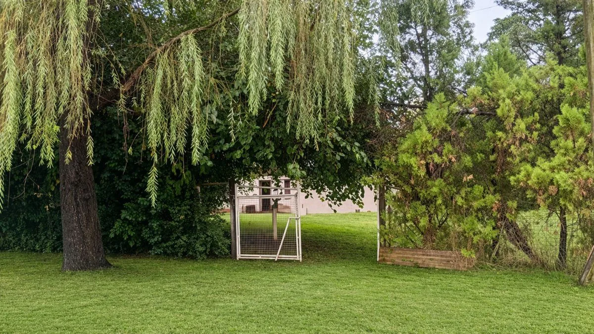 VENTA CASA CON AMPLIO LOTE EN GRAL RODRIGUEZ foto 3