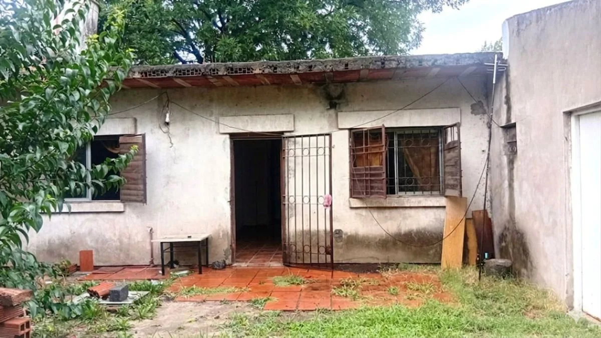 VENTA CASA CON AMPLIO LOTE EN GRAL RODRIGUEZ foto 4