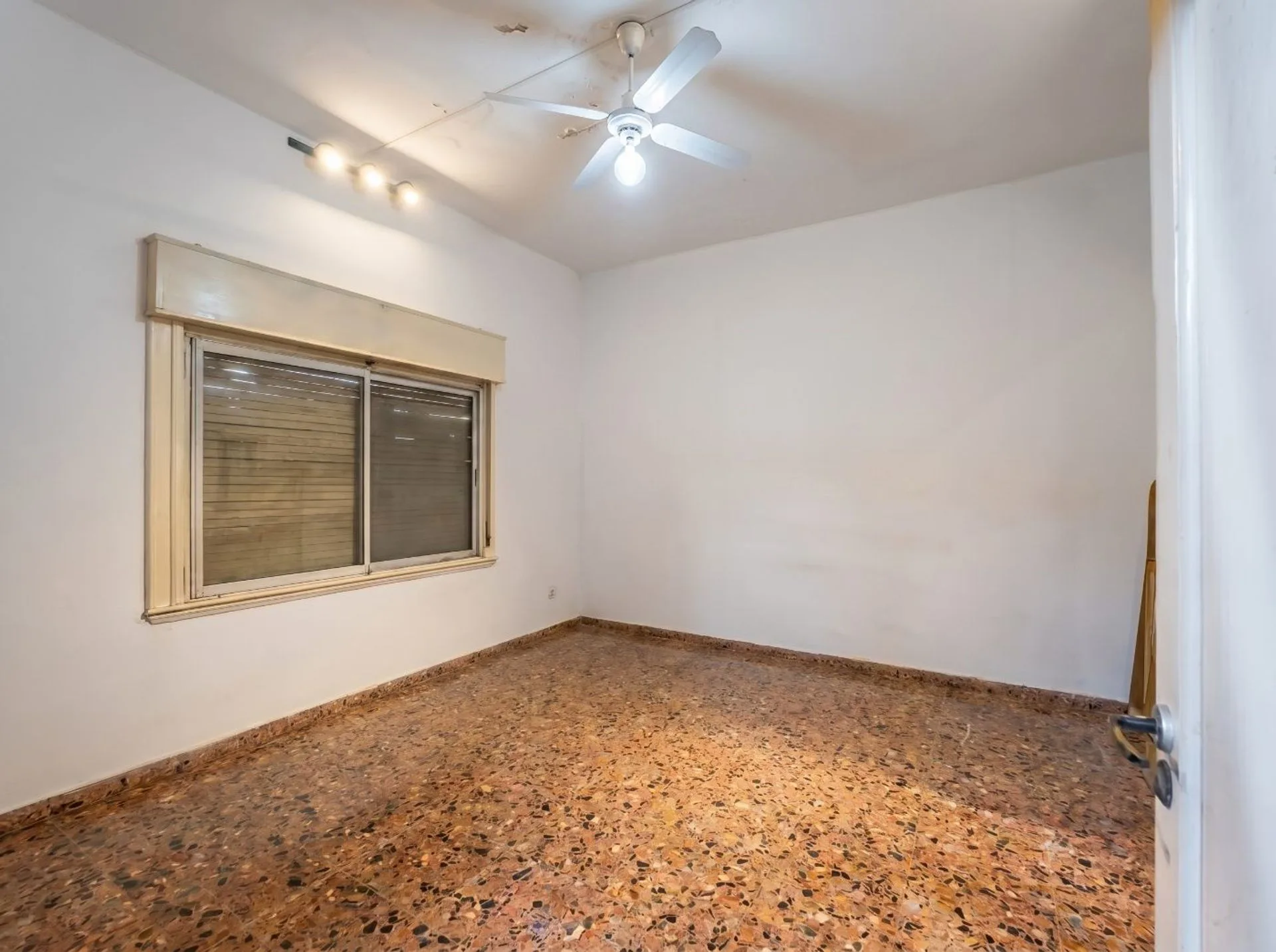 Casa Multifamiliar en Venta en Caseros OPORTUNIDAD foto 4