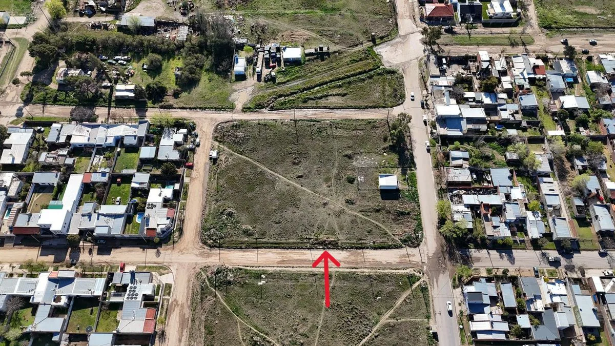 OORTUNIDAD VENTA DE LOTE GUIRALDES Y SIXTO LASPIUR foto 2