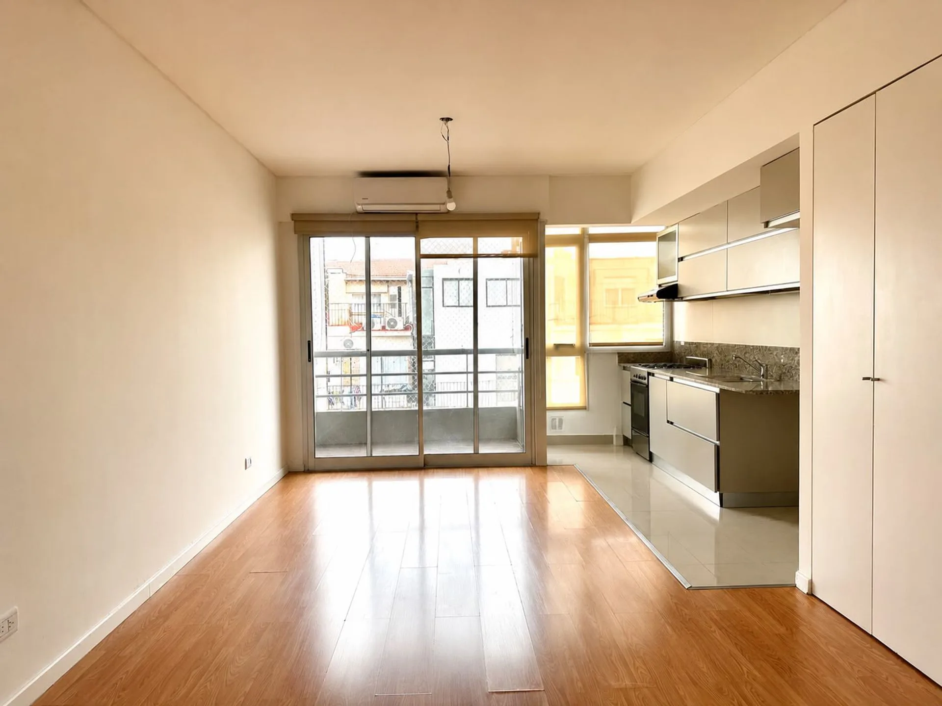 Semipiso de 2 ambientes con balcón y amenities foto 3