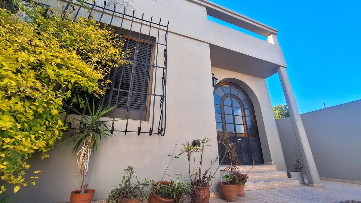 Casa de estilo, 3 dormitorios, apta crédito foto 2