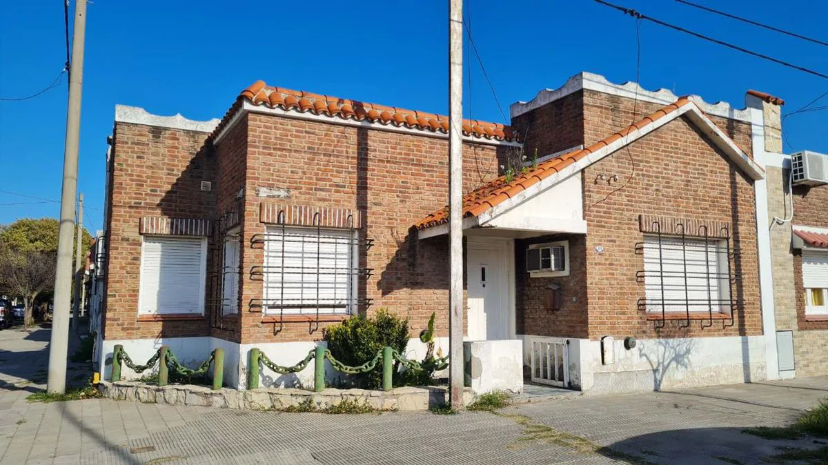 CASA DE DOS DORMITORIOS EN PUNTA ALTA foto 2