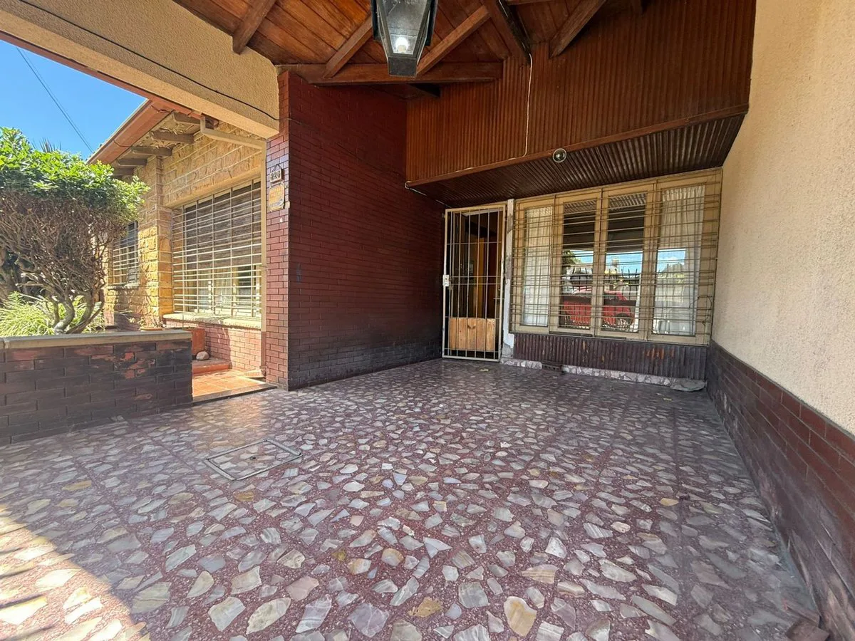 VENTA CHALET 3 AMB, COCHERA Y PATIO foto 5