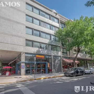 Venta Departamento Monoambiente en Coghlan con patio foto 2