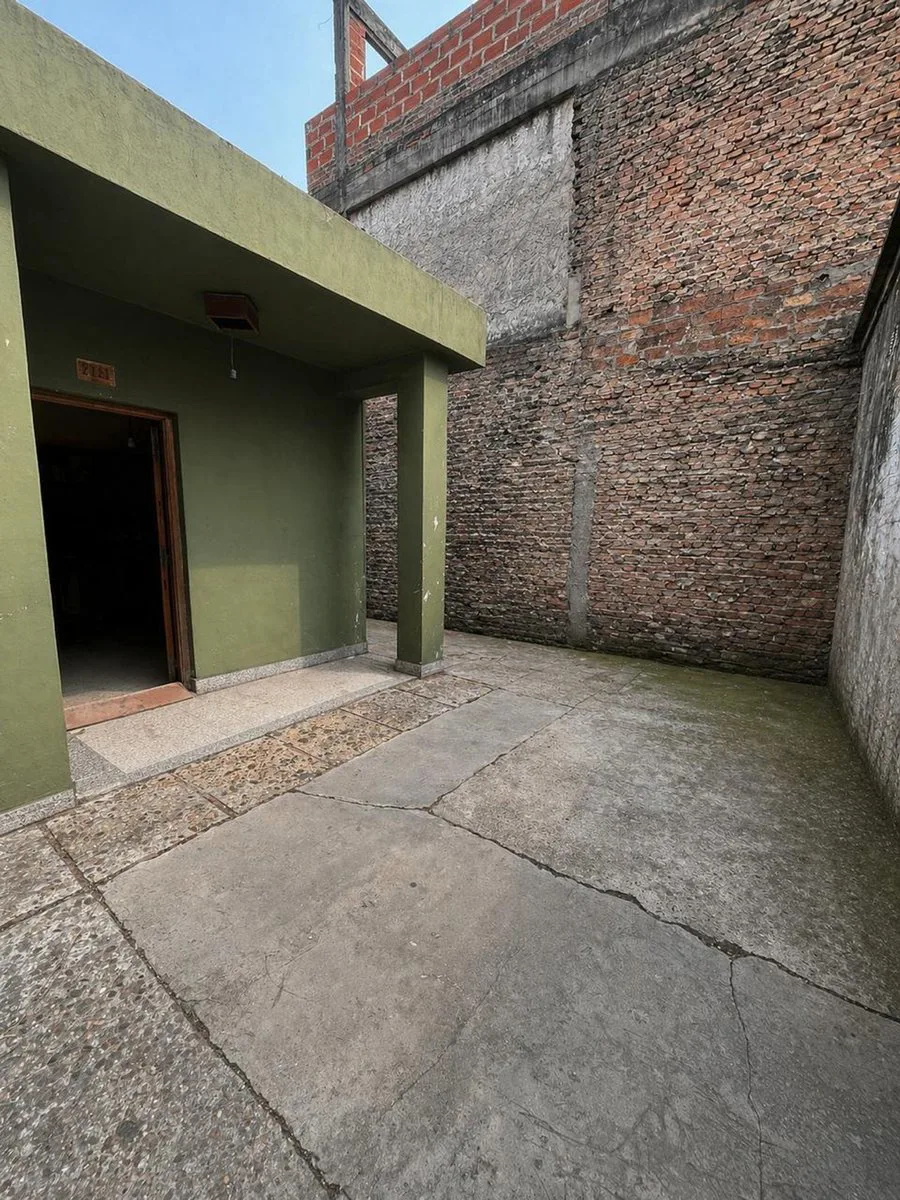 VENTA DOS LOCALES CON VIVIENDA EN VILLA CELINA foto 5