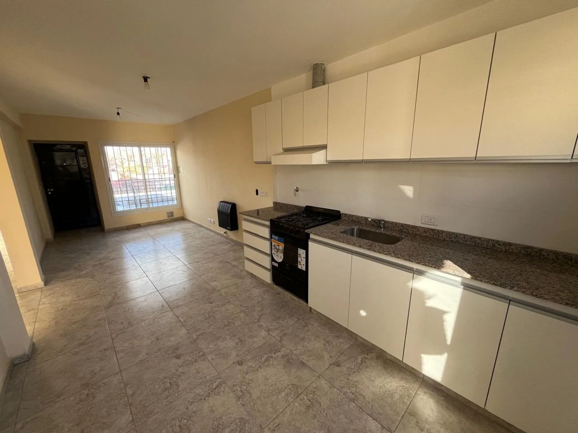 Departamento a estrenar se alquila en Carrodilla foto 2