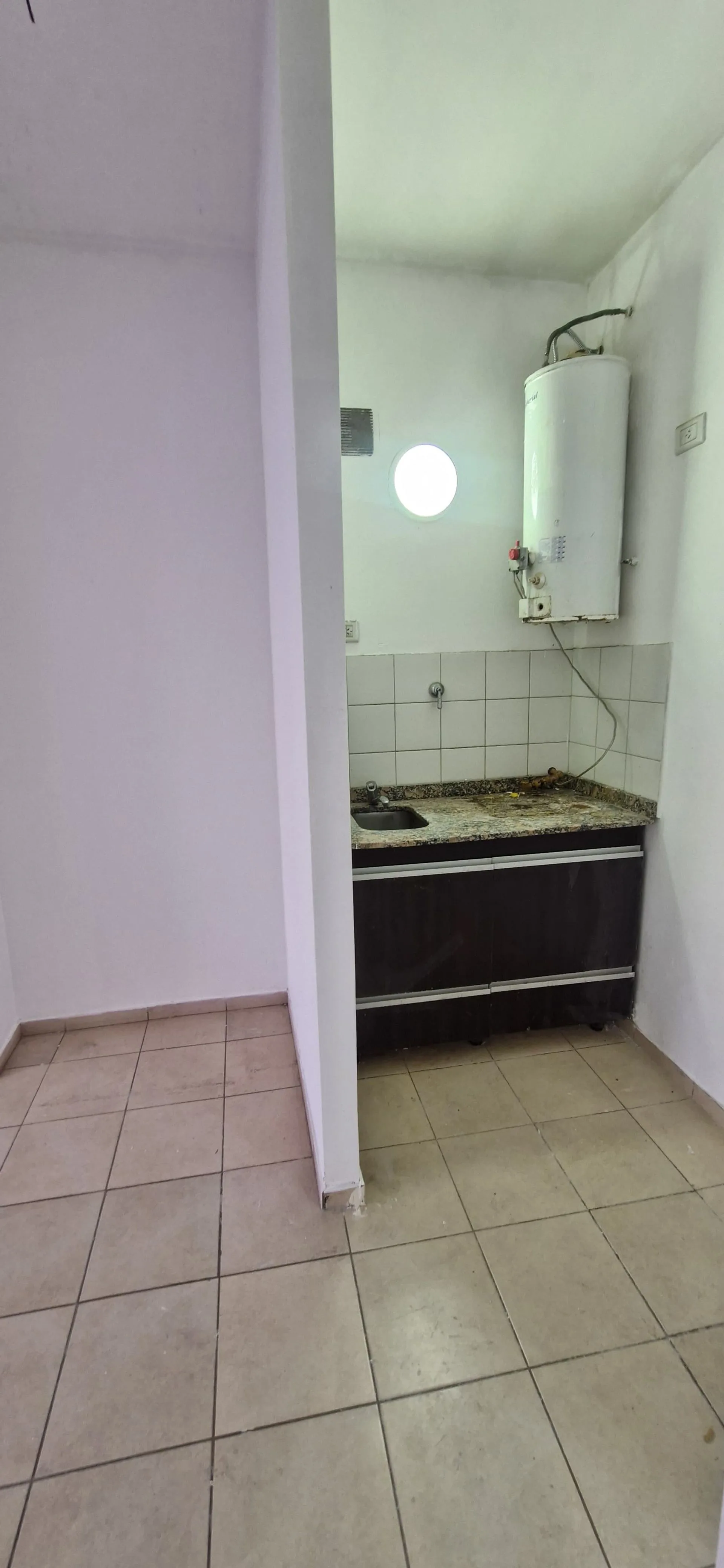 LOCAL COMERCIAL EN VENTA, SEXTA SECCION, MENDOZA foto 5
