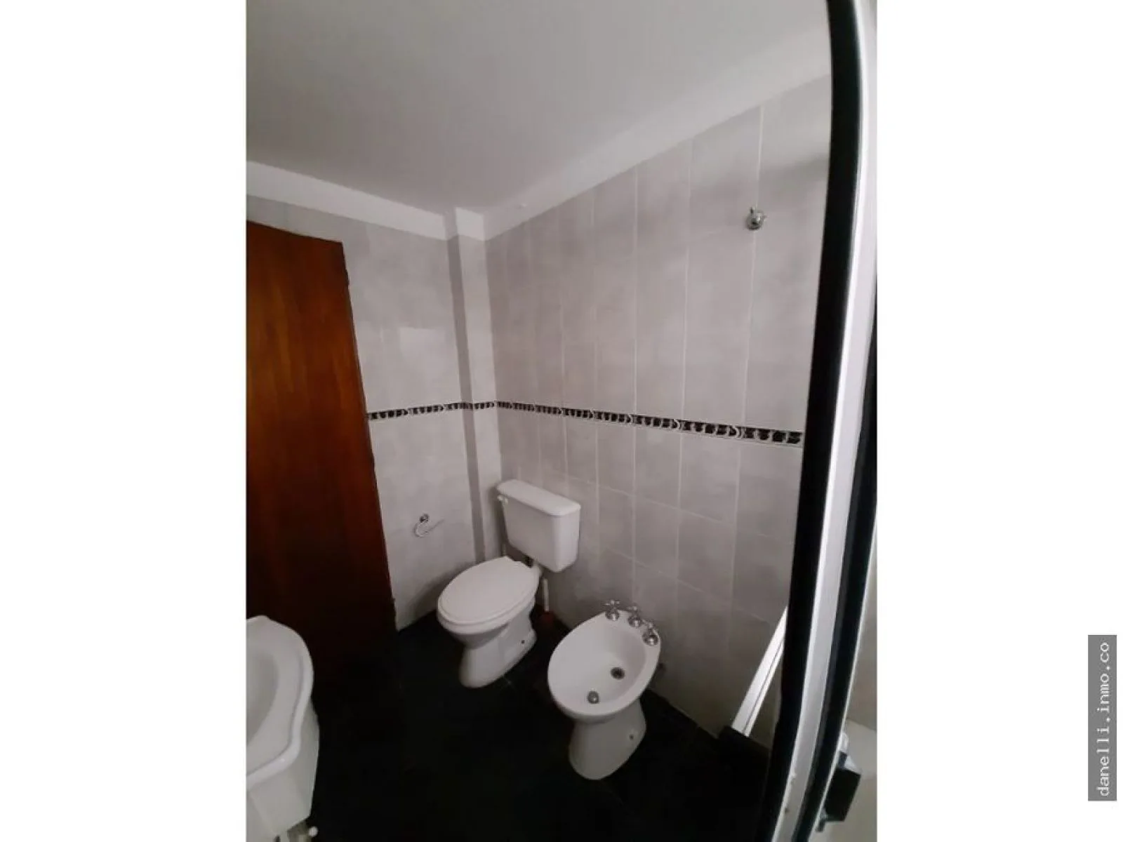 Rear-Facing 1-Bedroom Apartment with Parking in Miramar, Solymar Building – photo 10 of 22