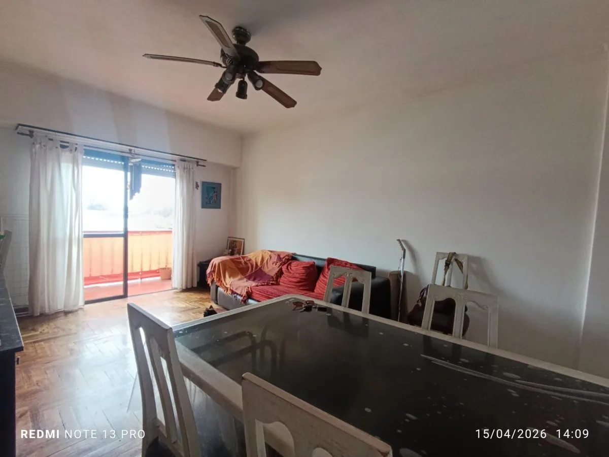 Venta departamento de 3 ambientes con balcón foto 2