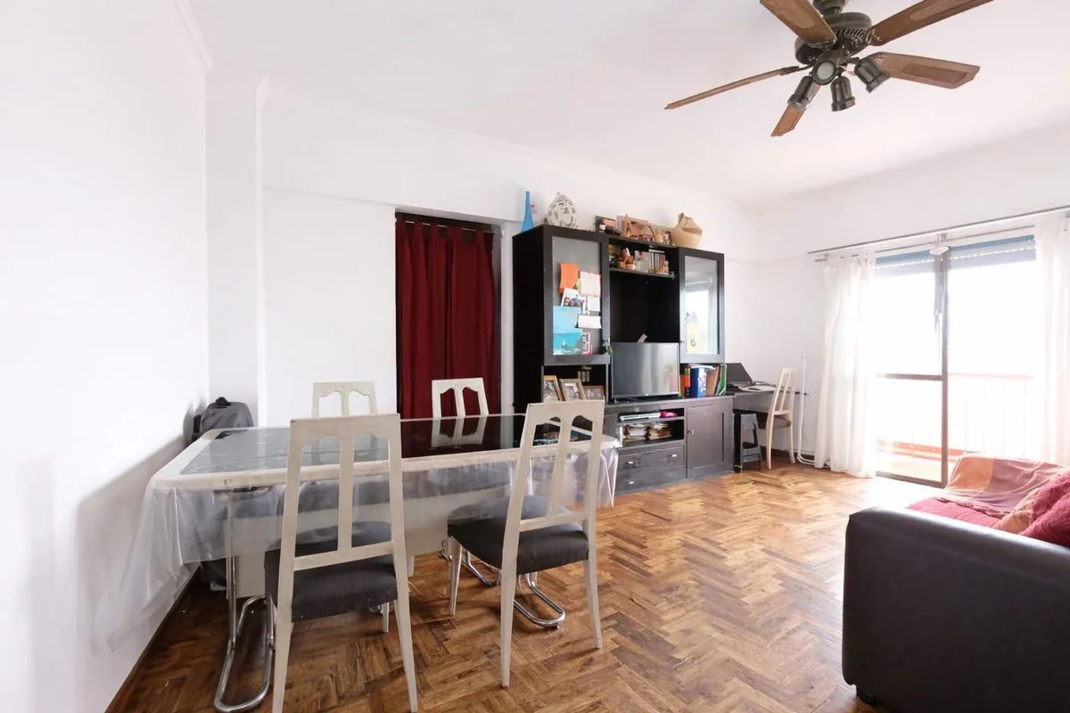 Venta departamento de 3 ambientes con balcón foto 3