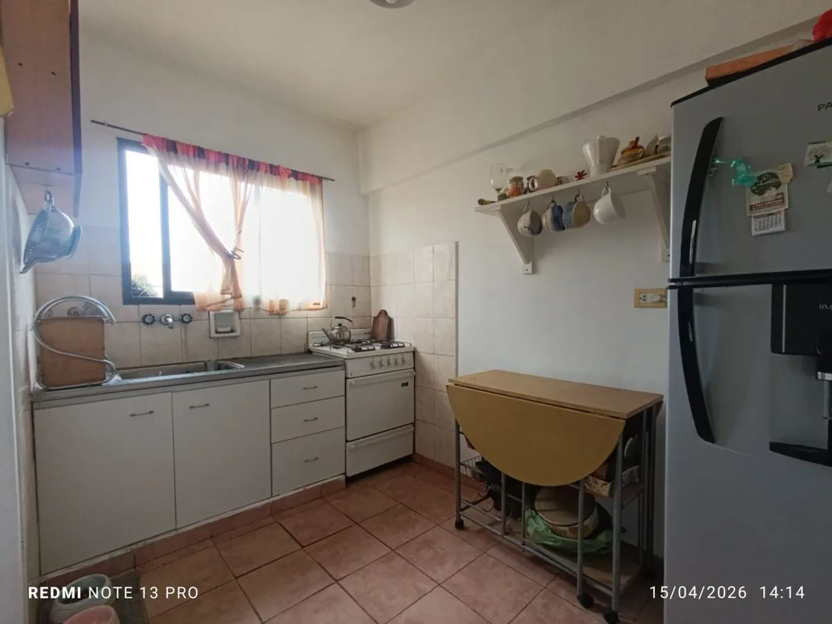 Venta departamento de 3 ambientes con balcón foto 4
