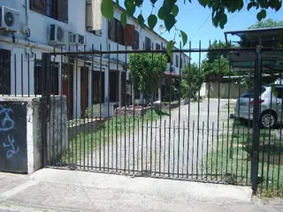 Duplex en Venta en Castelar, Morón, Buenos Aires foto 1