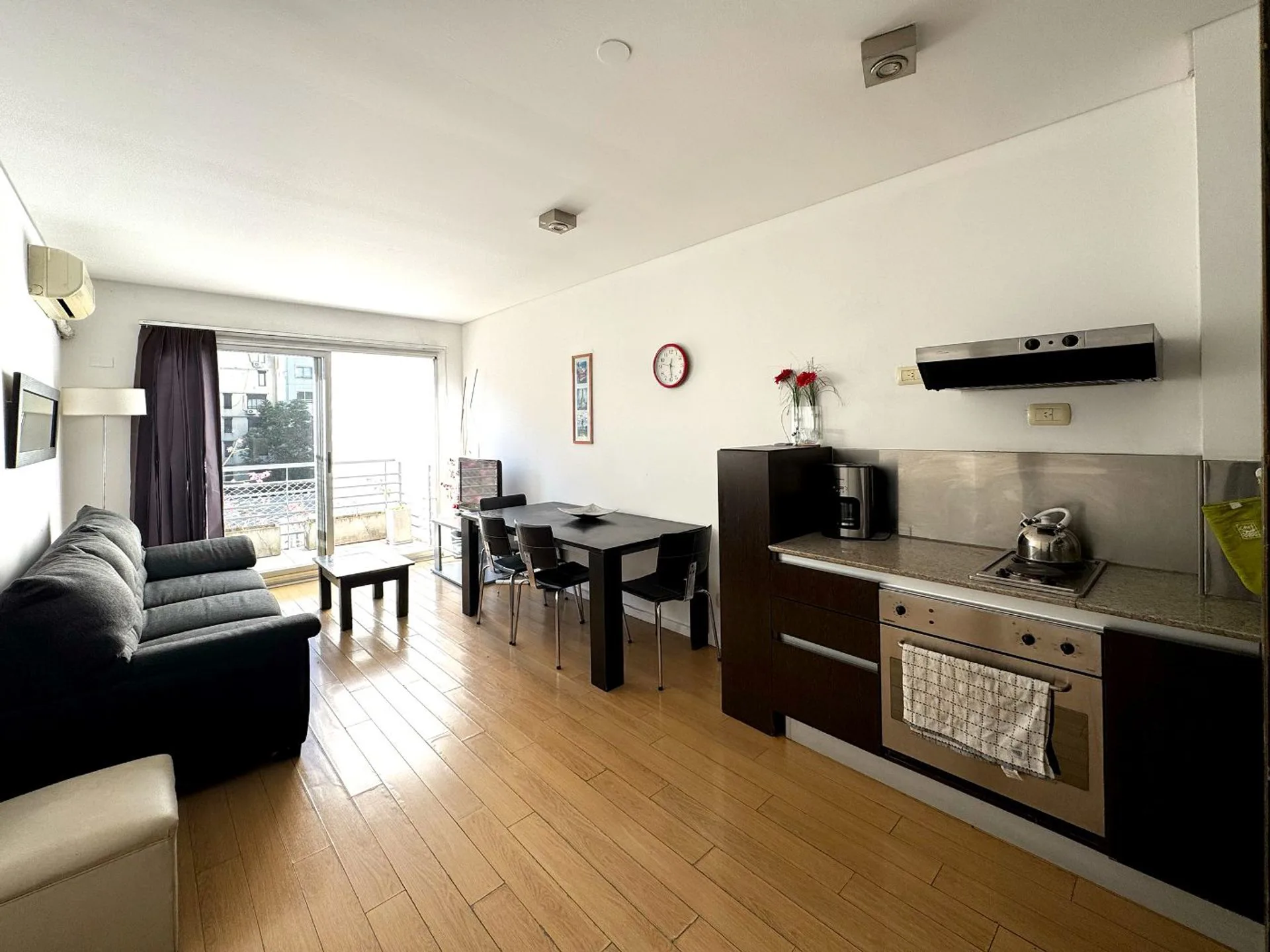 VENTA TRIPLEX 2 AMBIENTES CON TERRAZA LAS CAÑITAS foto 4