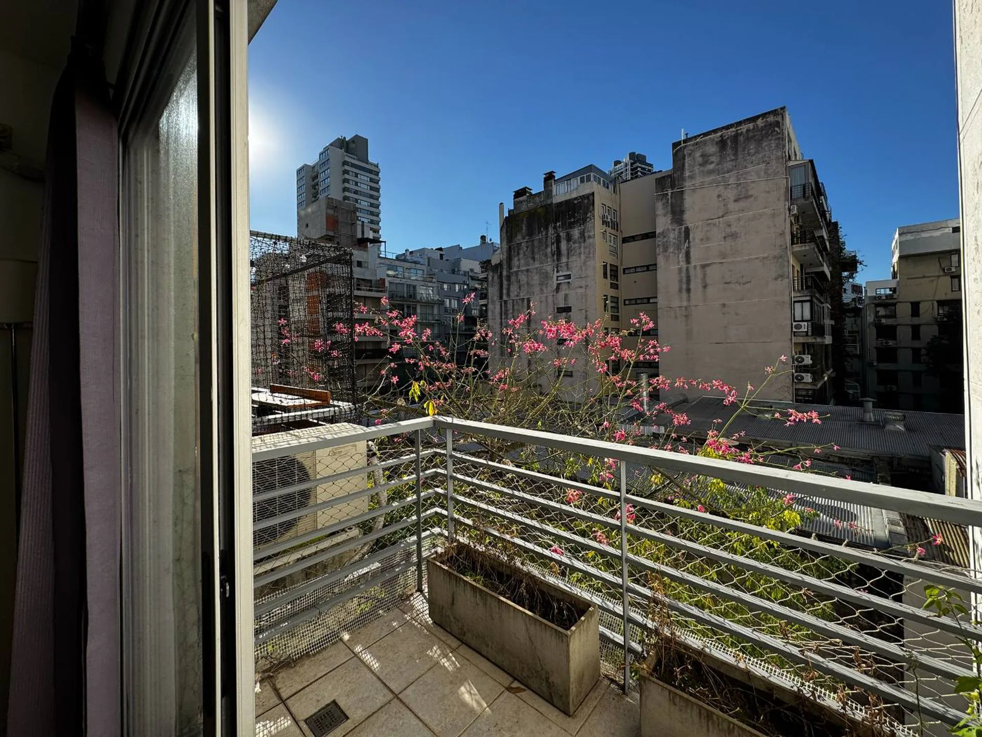 VENTA TRIPLEX 2 AMBIENTES CON TERRAZA LAS CAÑITAS foto 5