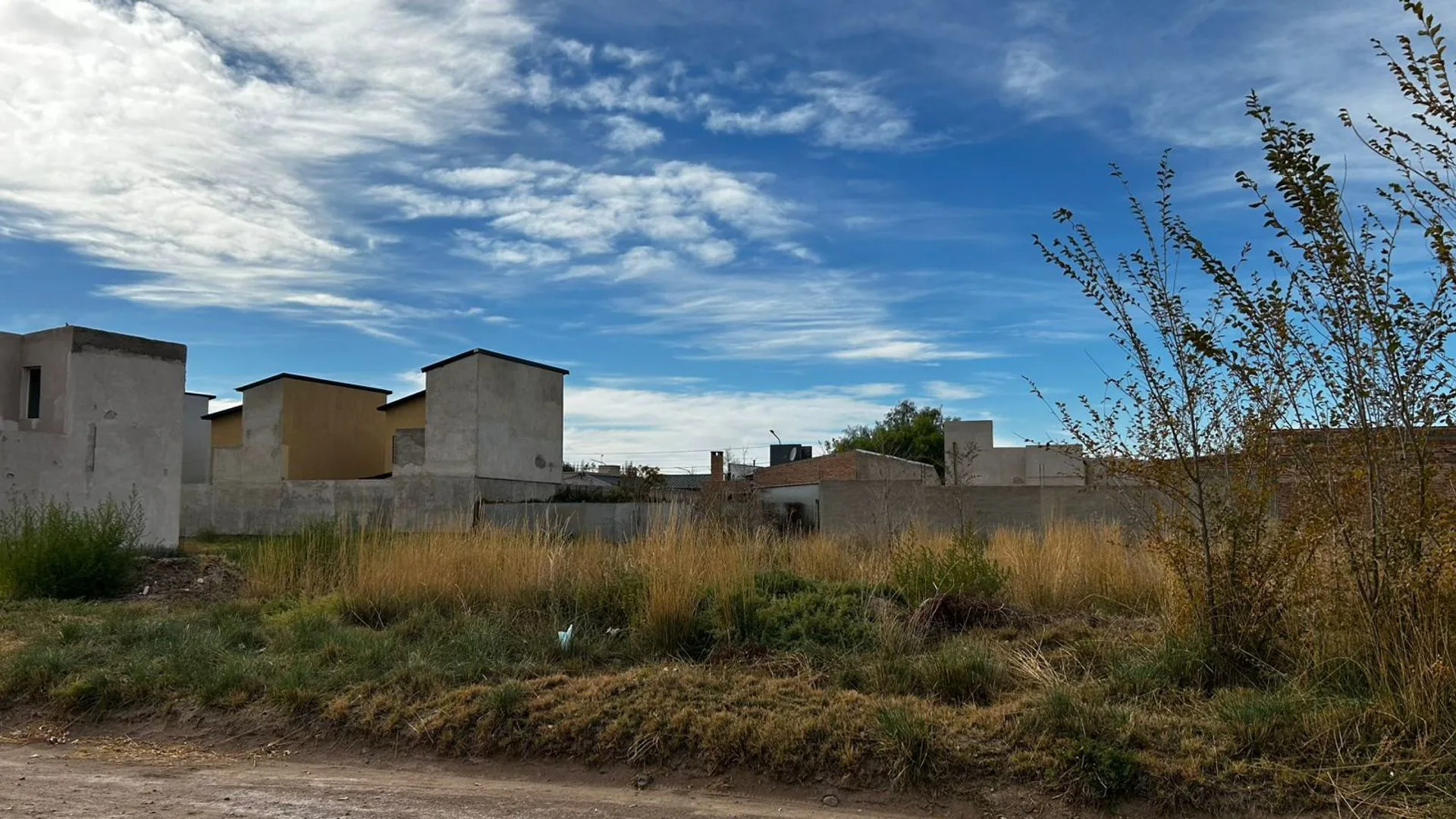 LOTE EN VENTA, BARRIO LAS ACACIAS, FERNANDEZ ORO foto 2