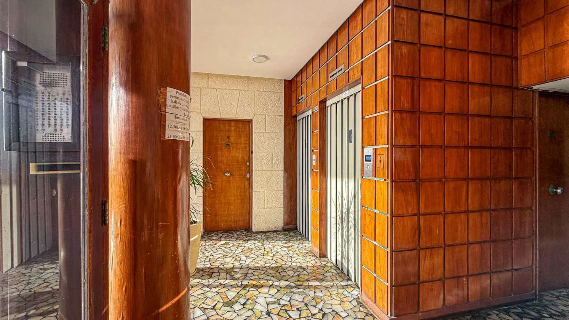 VENTA DEPARTAMENTO 4 AMB C/DEP - FRENTE AL MAR foto 2
