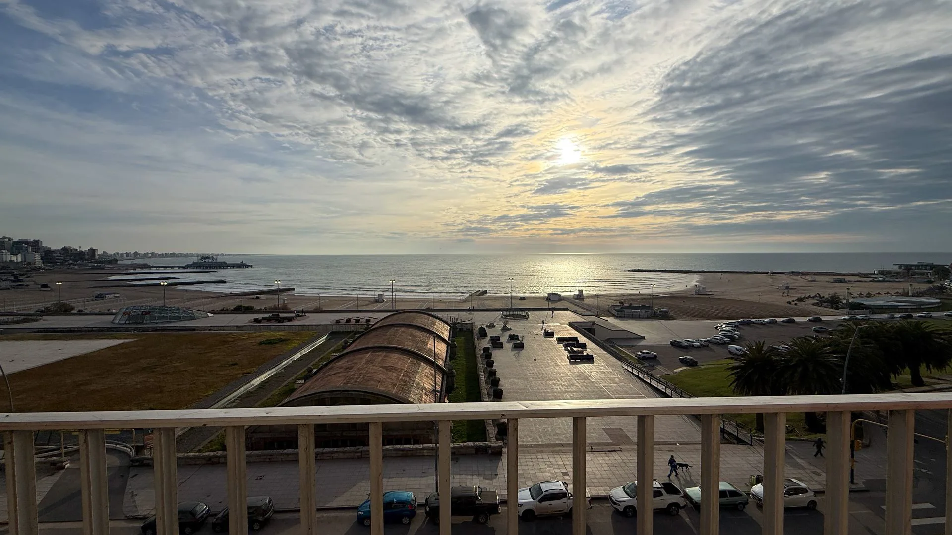 VENTA DEPARTAMENTO 4 AMB C/DEP - FRENTE AL MAR foto 4