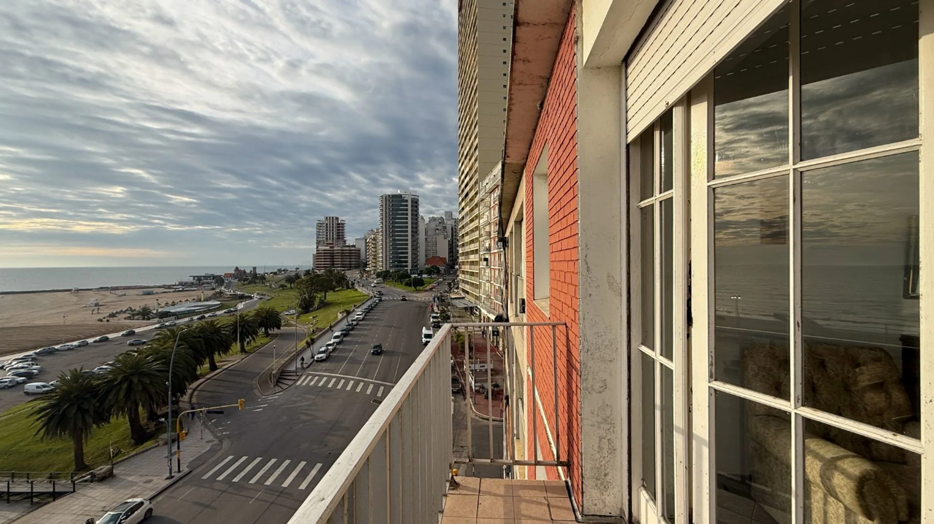 VENTA DEPARTAMENTO 4 AMB C/DEP - FRENTE AL MAR foto 5