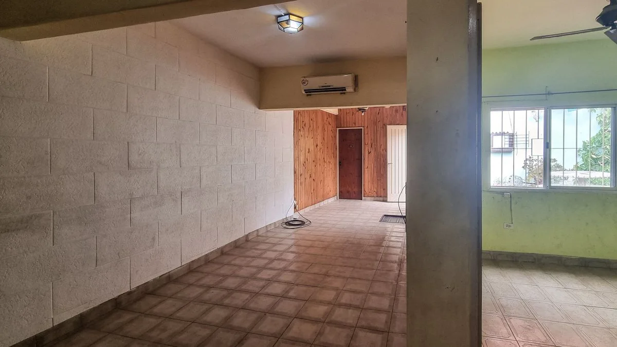 VENTA CASA DE 4 AMBIENTES VILLA LYNCH CON PATIO foto 4