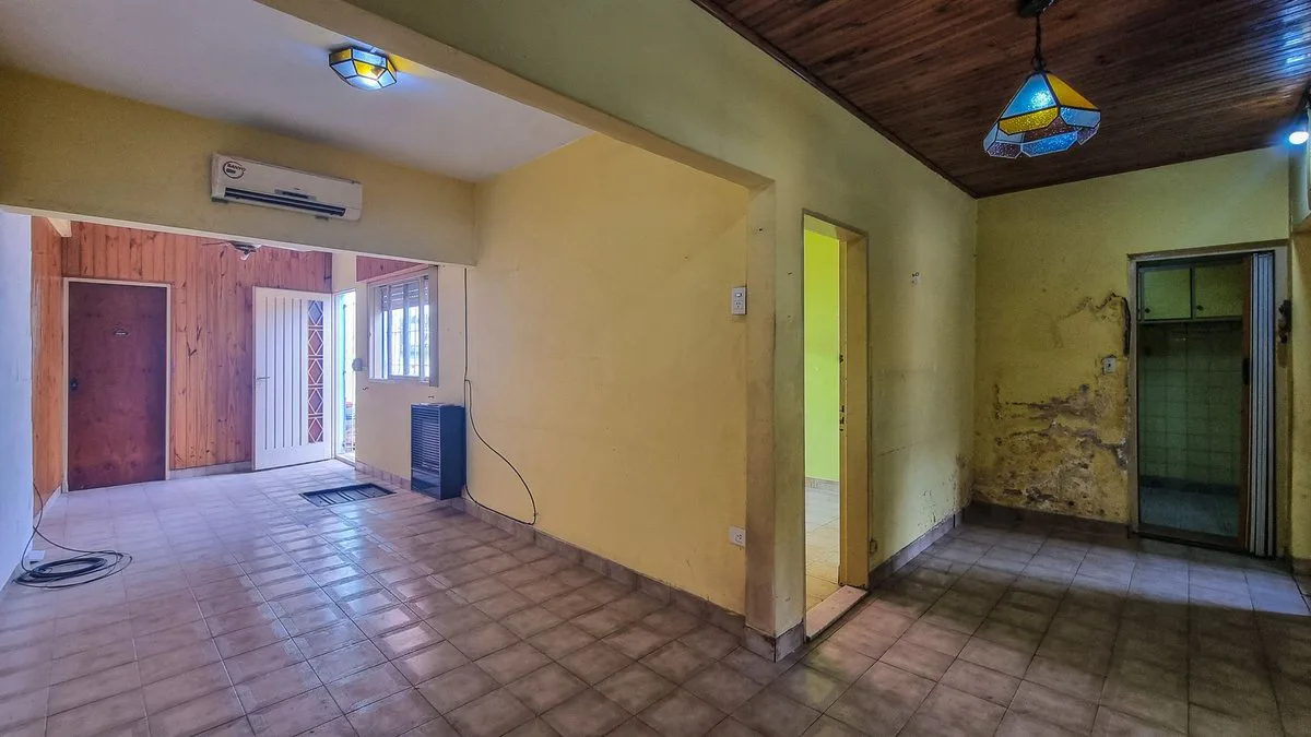 VENTA CASA DE 4 AMBIENTES VILLA LYNCH CON PATIO foto 5