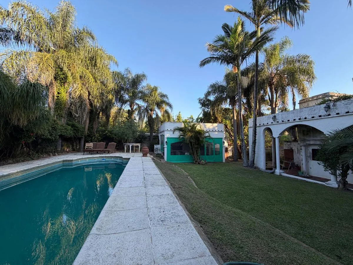 VENTA DE CASA EN ESQUINA CORRIENTES foto 3