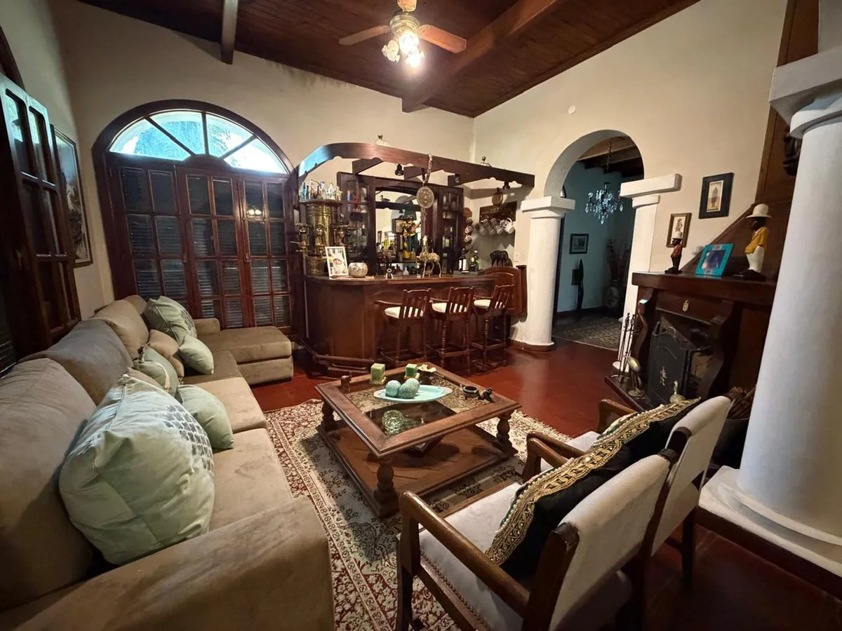 VENTA DE CASA EN ESQUINA CORRIENTES foto 4
