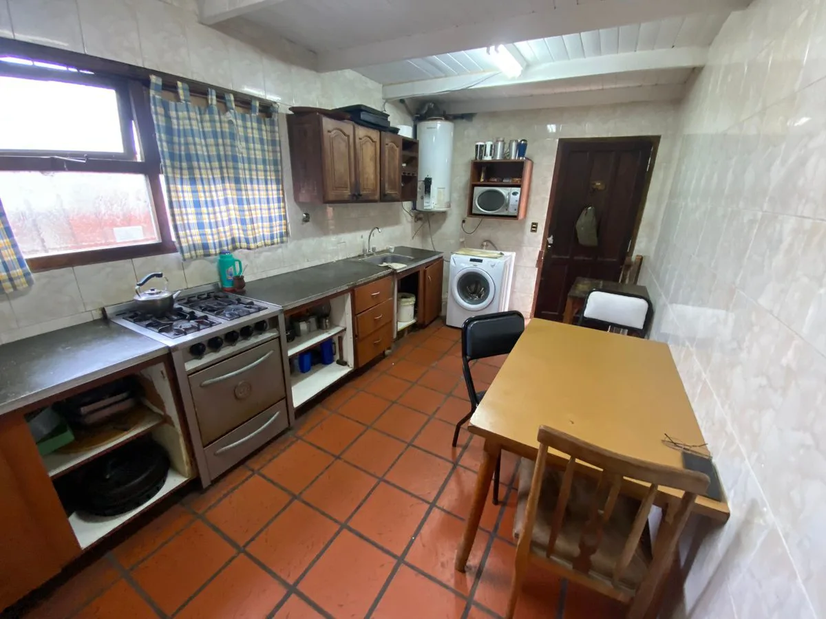 VENTA CASA 4 AMB CON PARQUE Y COCHERA MALVINAS ARG foto 3