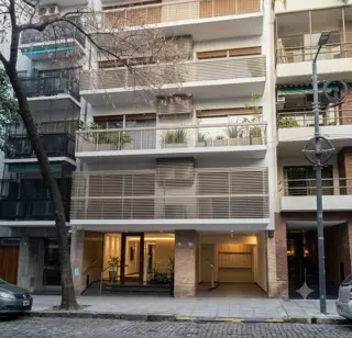 VENTA!!! Oportunidad * 4 ambtes c/cochera a refaccionar foto 1