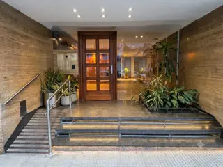 VENTA!!! Oportunidad * 4 ambtes c/cochera a refaccionar foto 2